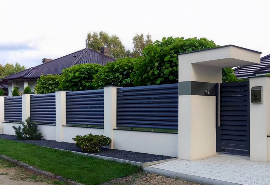 别墅庭院景观围墙设计的三大注意事项：围墙高度、美观性和安装牢固性